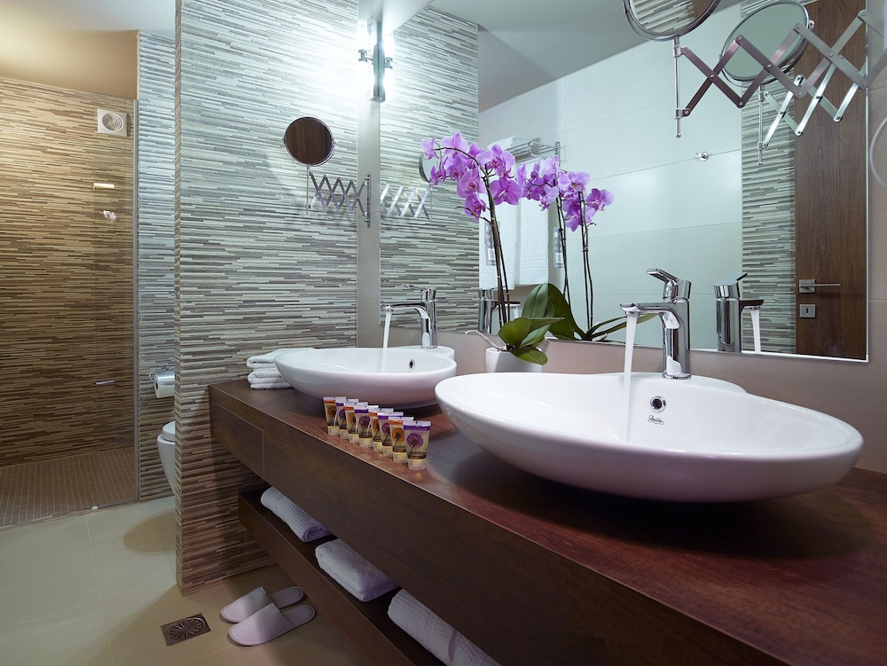 Superior Double Room - Photo 2