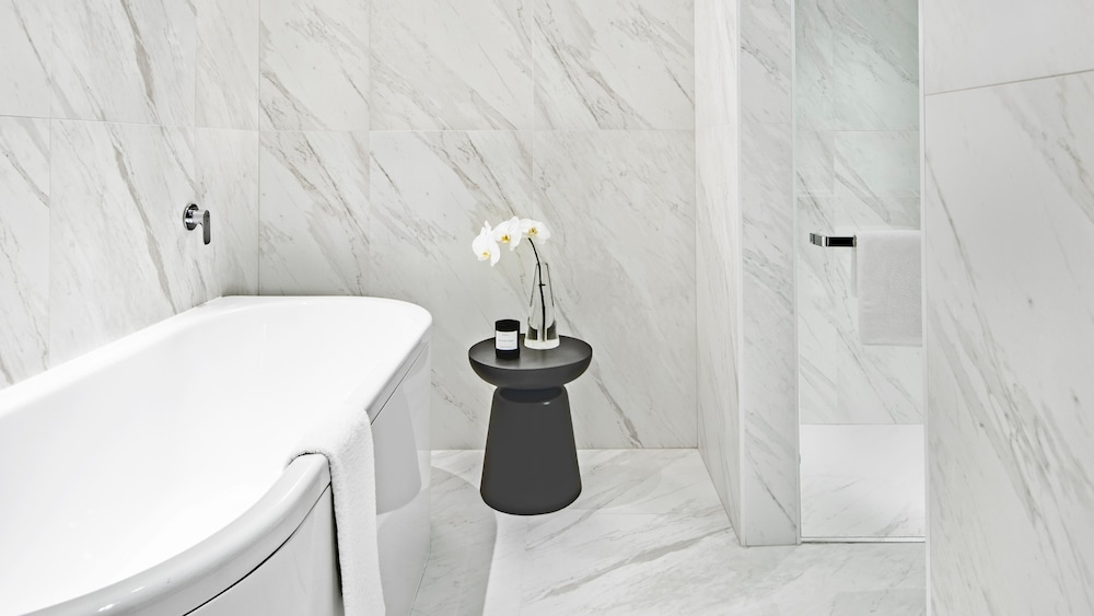 1 King 1 Bedroom Suite Bridge View