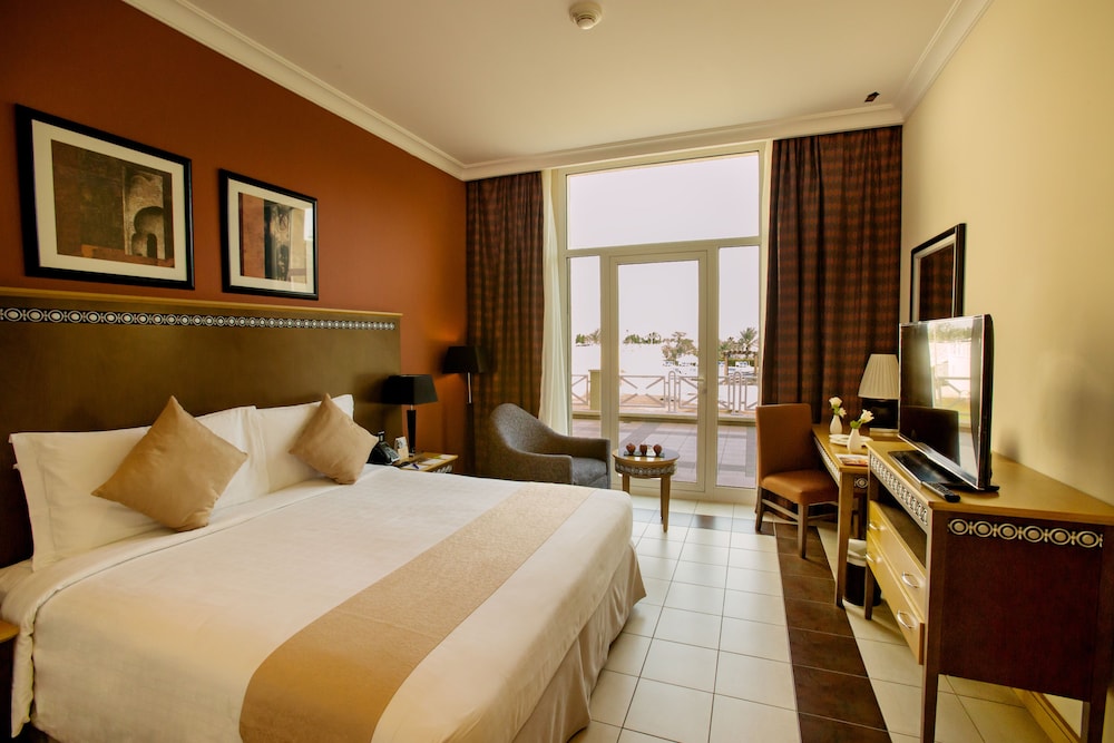 Room, 1 King Bed - Photo 2