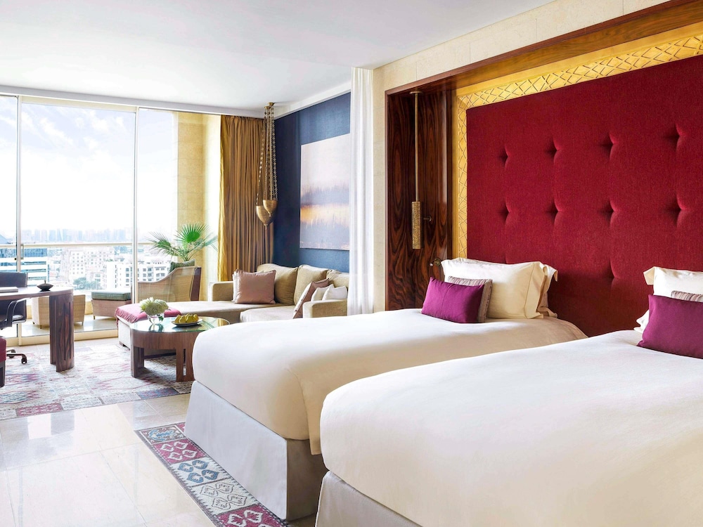 Raffles, Club Room, 2 Twin Beds - Photo 4