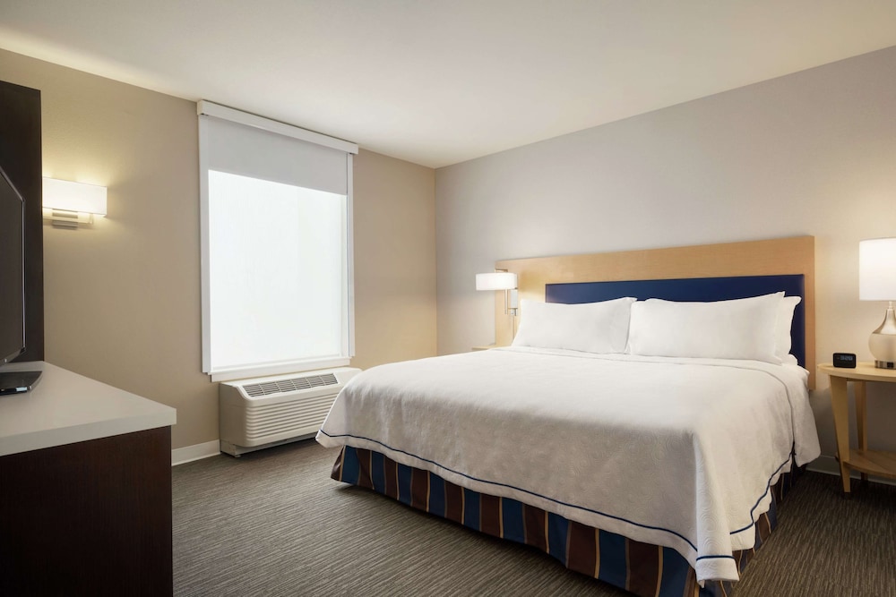 Suite, 1 King Bed, Accessible, Bathtub photo 1