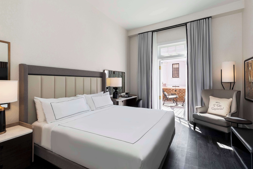 Room, 1 King Bed, Accessible (Hearing, Sundeck) - Photo 1