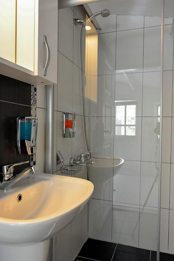 Standard Room photo 2