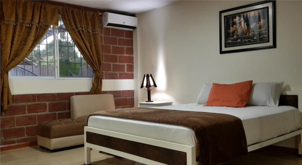 Honeymoon Suite, 1 Queen Bed