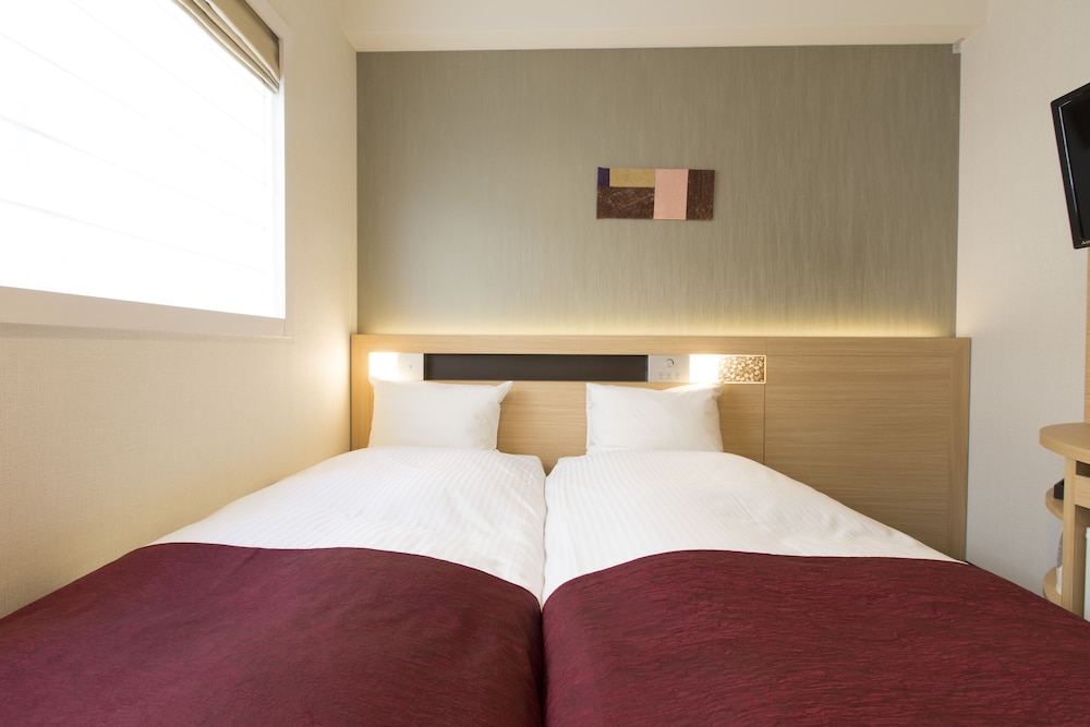 Economy Twin Room, Non Smoking photo 3