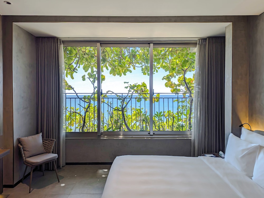Sea Garden Deluxe Room Free Daily High Tea