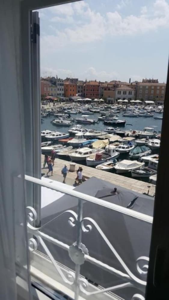 Studio (Regent 2 - exclusive location - SA(2))