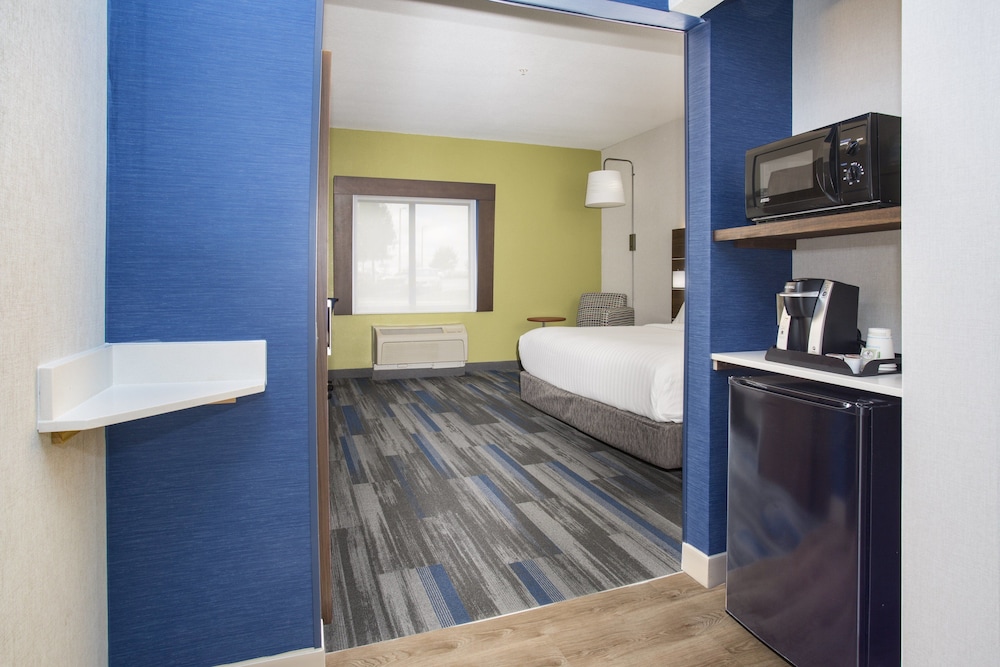 Standard Room, 1 King Bed, Accessible (Communications) - Photo 4