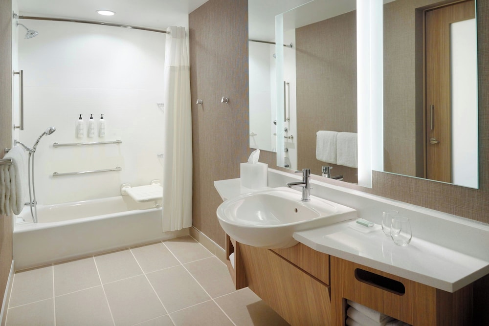 Suite, Multiple Beds (Hearing Accessible) - Photo 5