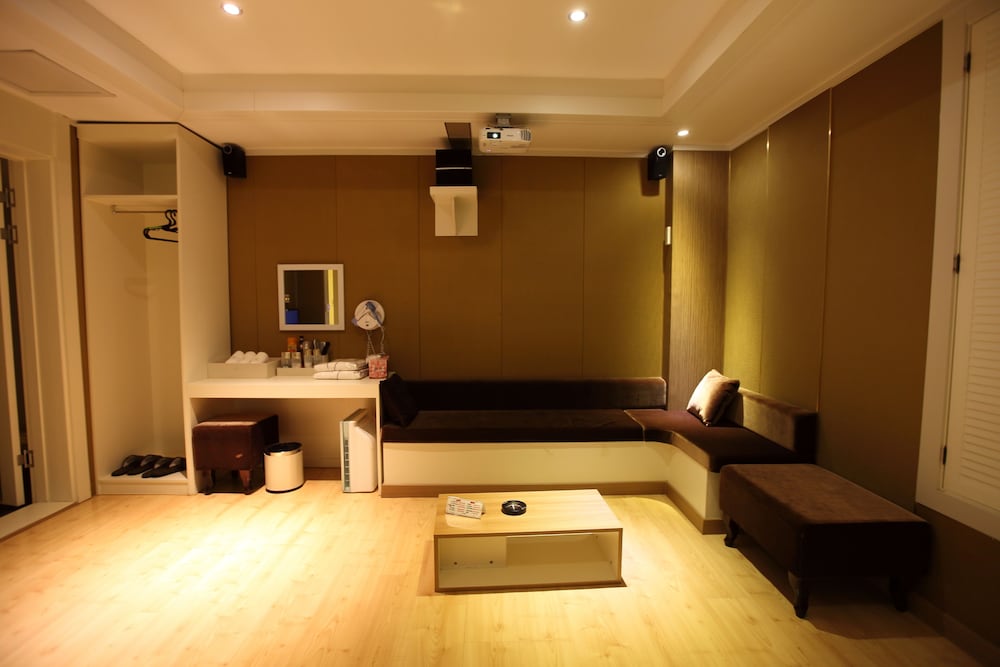 Suite, Mountain View