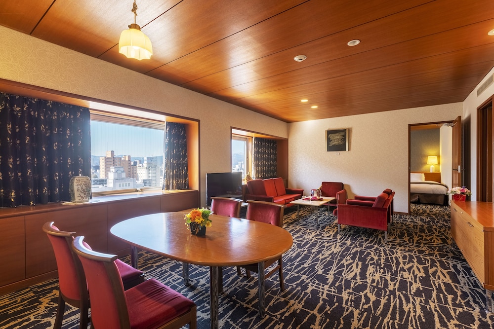 Deluxe Suite