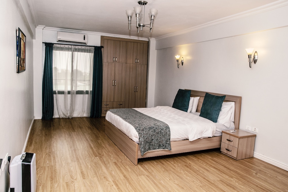 Executive Suite, Balcony