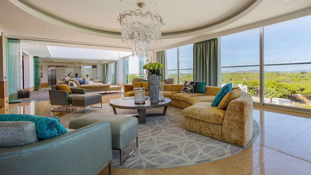 Penthouse, 1 King Bed (Infinity)