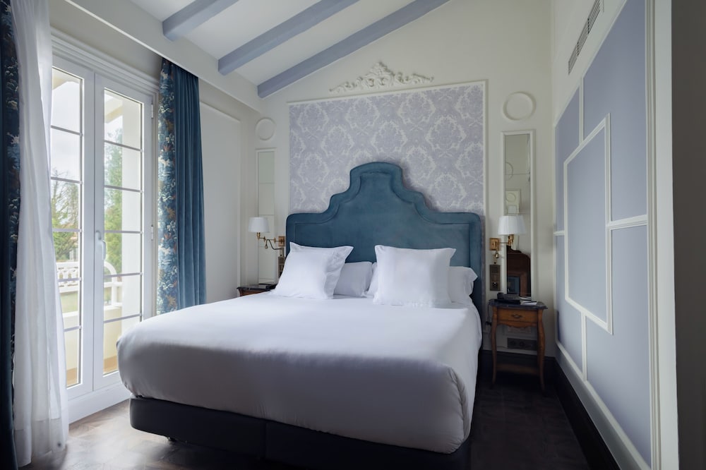 Deluxe Double Or Twin Room, Garden View
