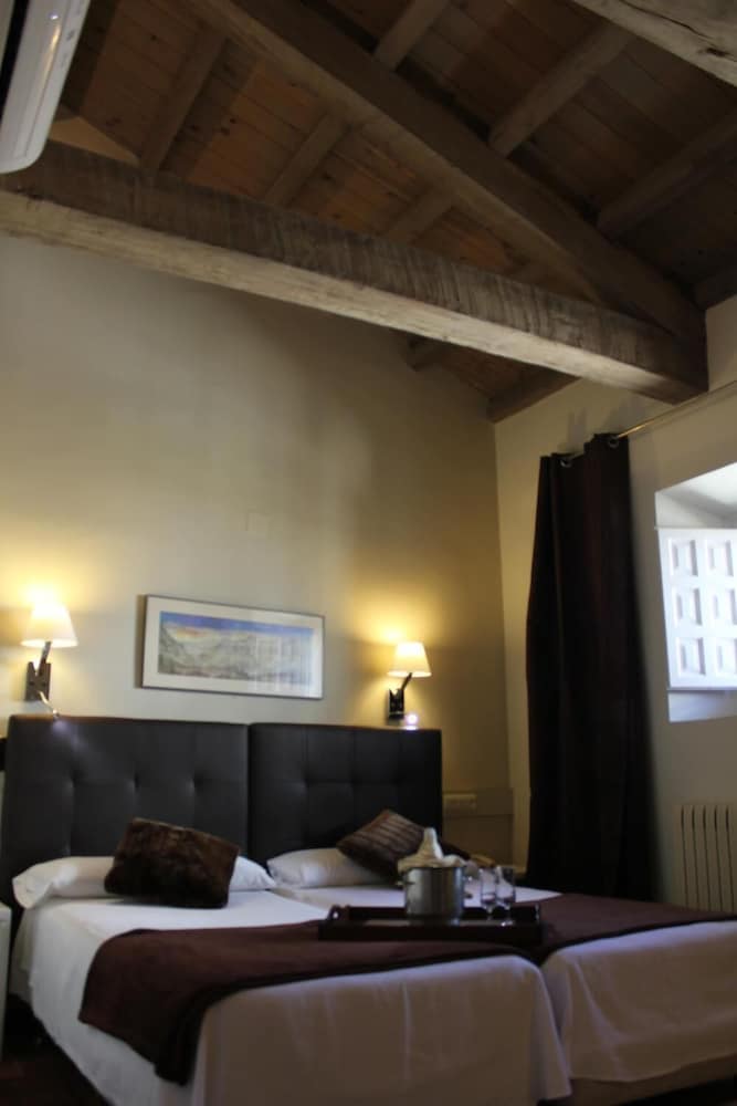 Double Room - Photo 2