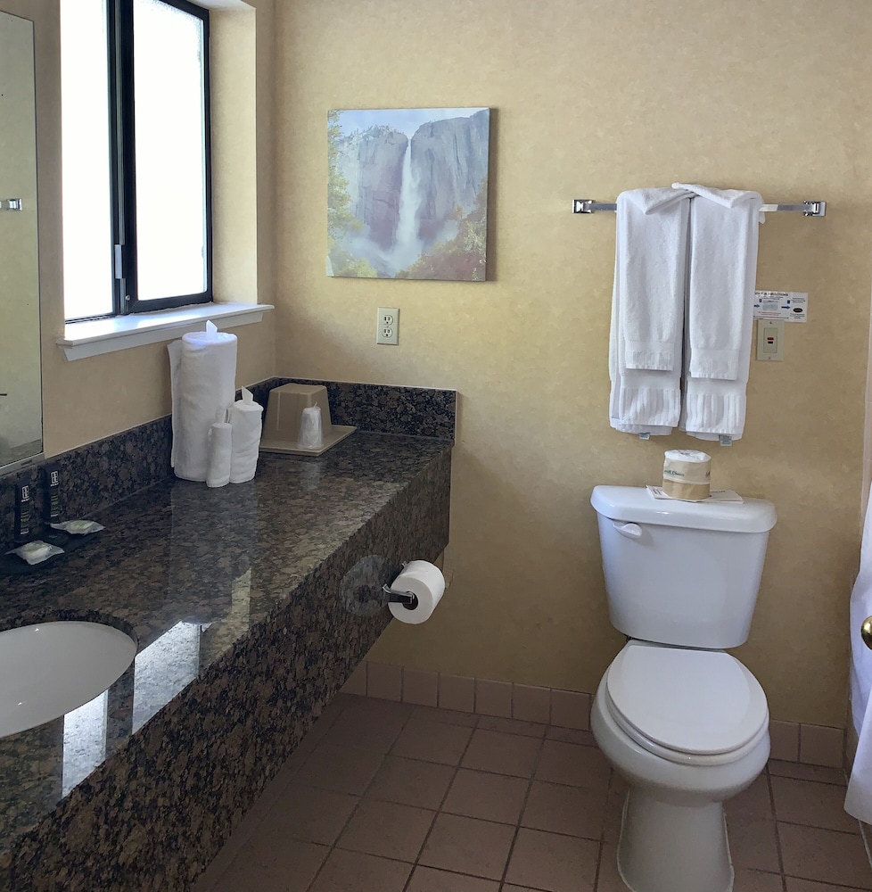 1 King Bed, Riverside - Photo 4
