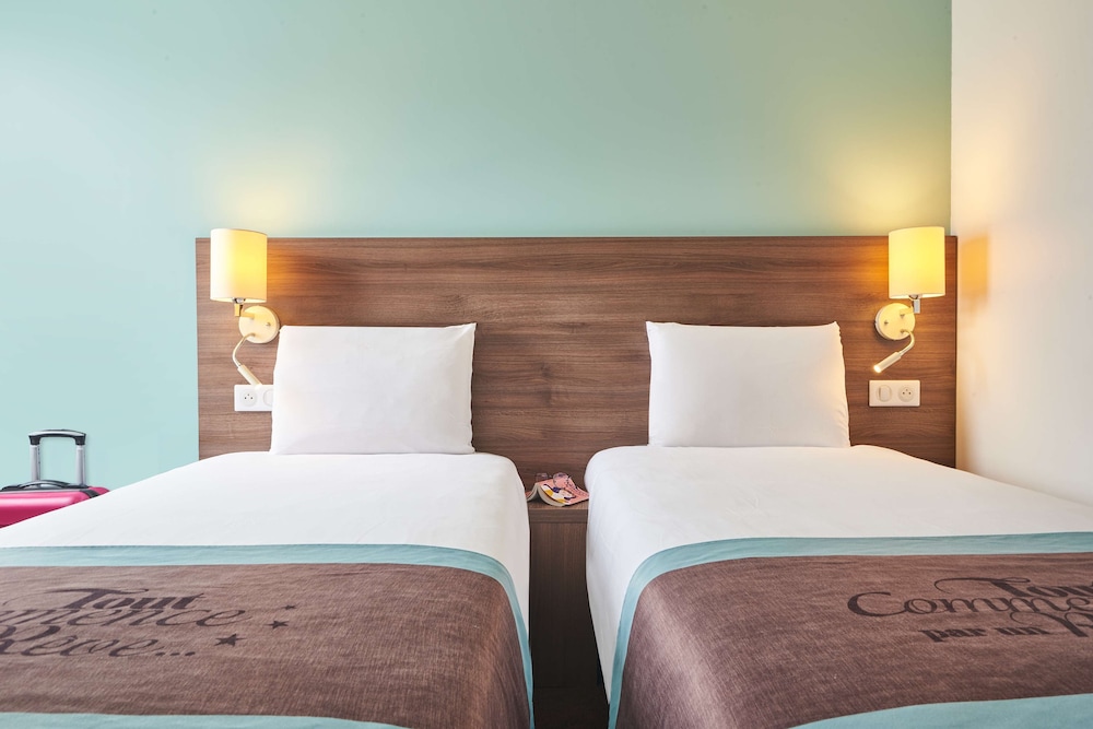 Standard Room, 2 Twin Beds - Photo 5