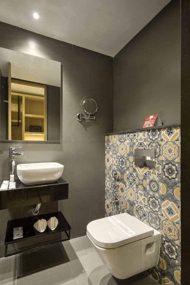 Premium Twin Room photo 2