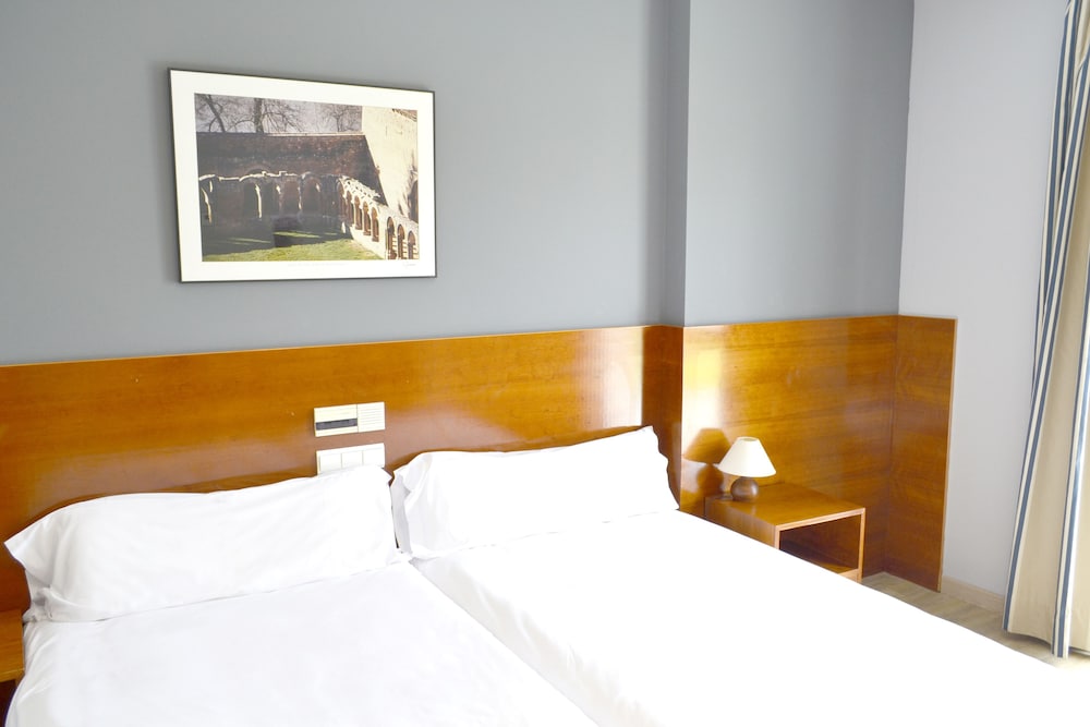 Superior Twin Room - Photo 1