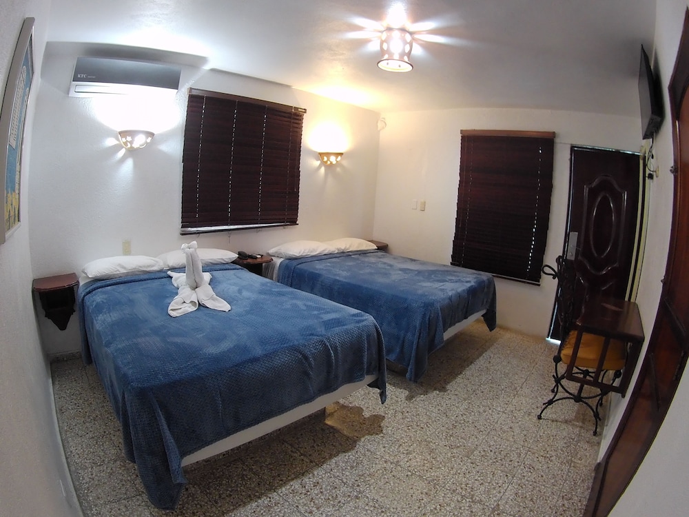 Standard Duplex, 2 Queen Beds - Photo 2