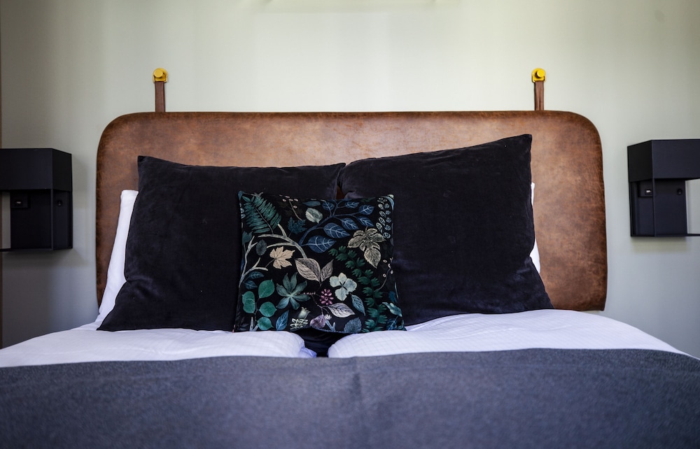 Double Room, 1 Queen Bed photo 2