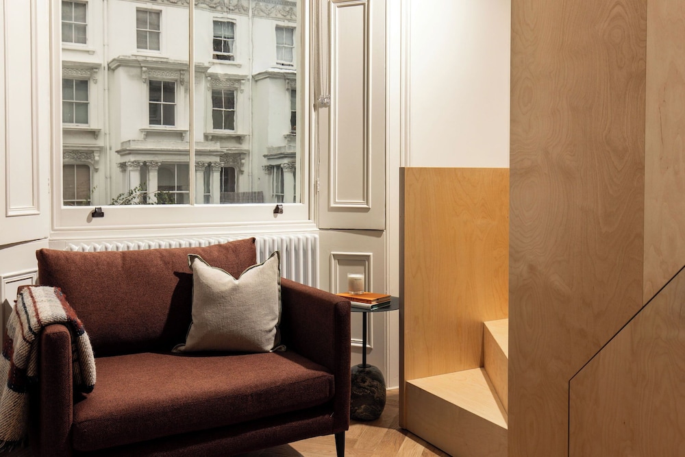 Gallery Studio, Mezzanine photo 3