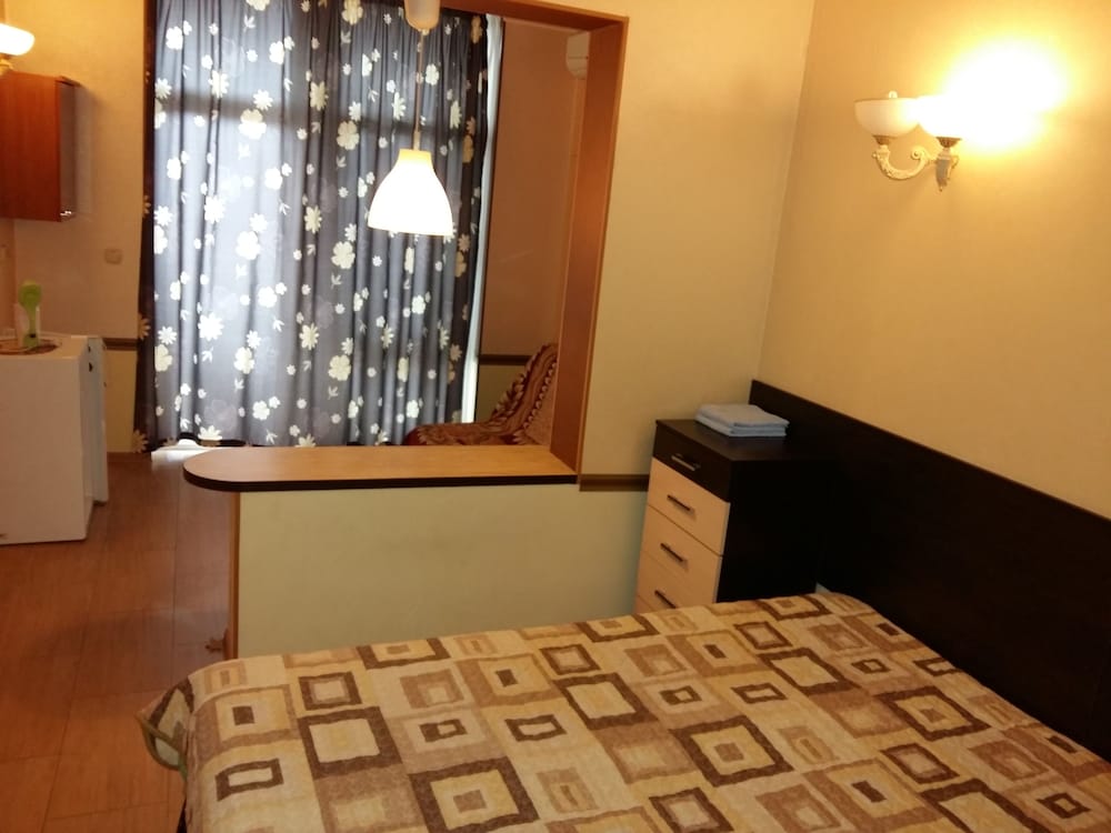 Superior Quadruple Room, 1 Queen Bed With Sofa Bed, Non Smoking photo 2
