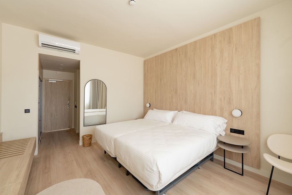 Standard Room (2 persons)