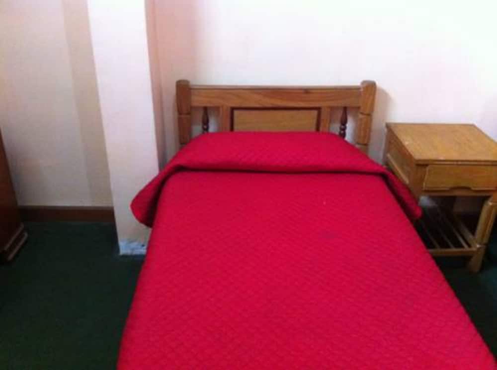 Single Room, 1 Twin Bed, Private Bathroom photo 1