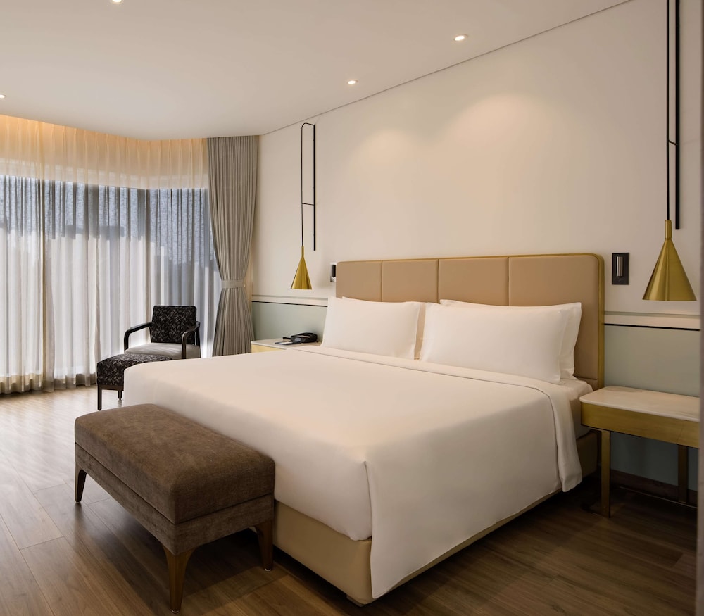 Suite (City Light)