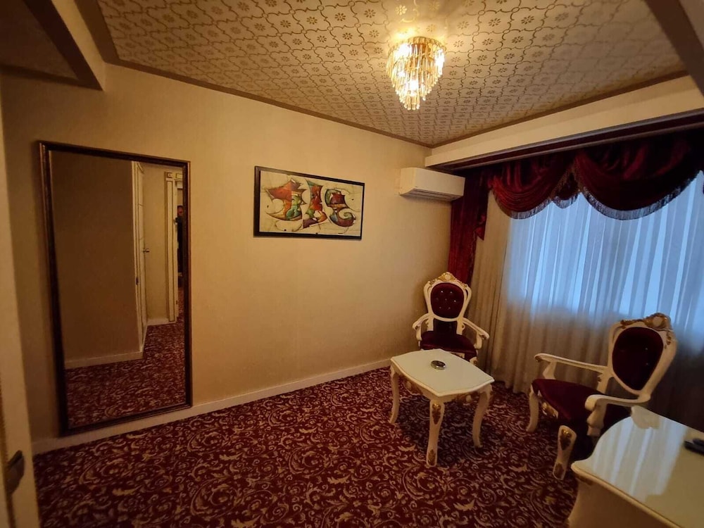Deluxe Suite photo 3