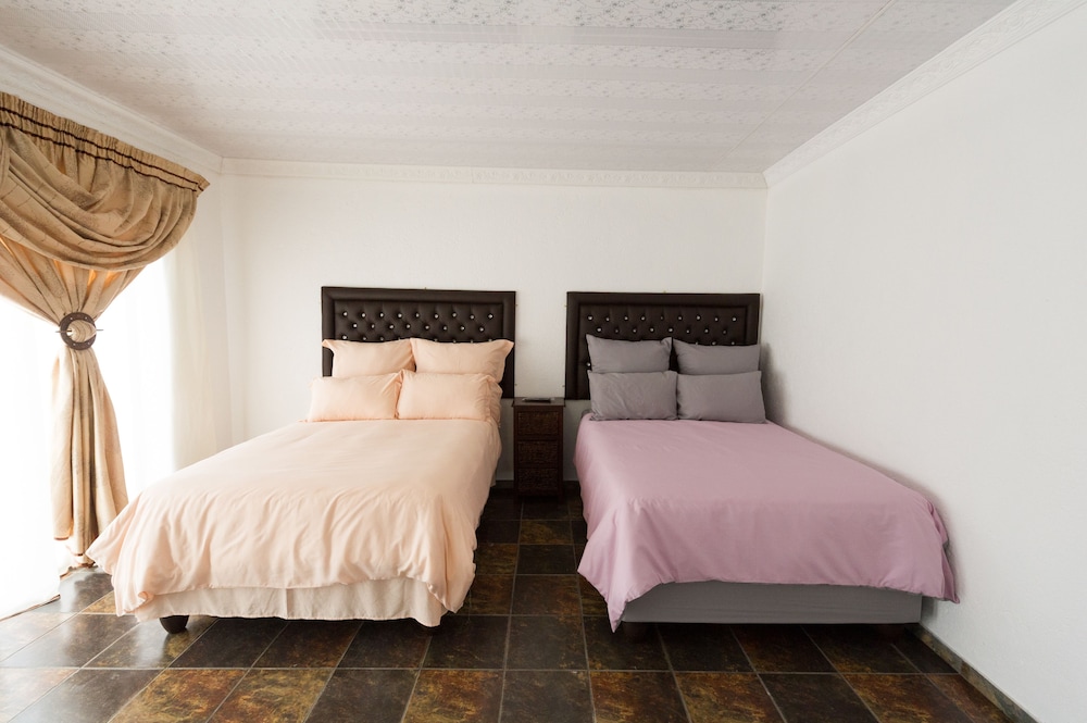 Twin Bed photo 1
