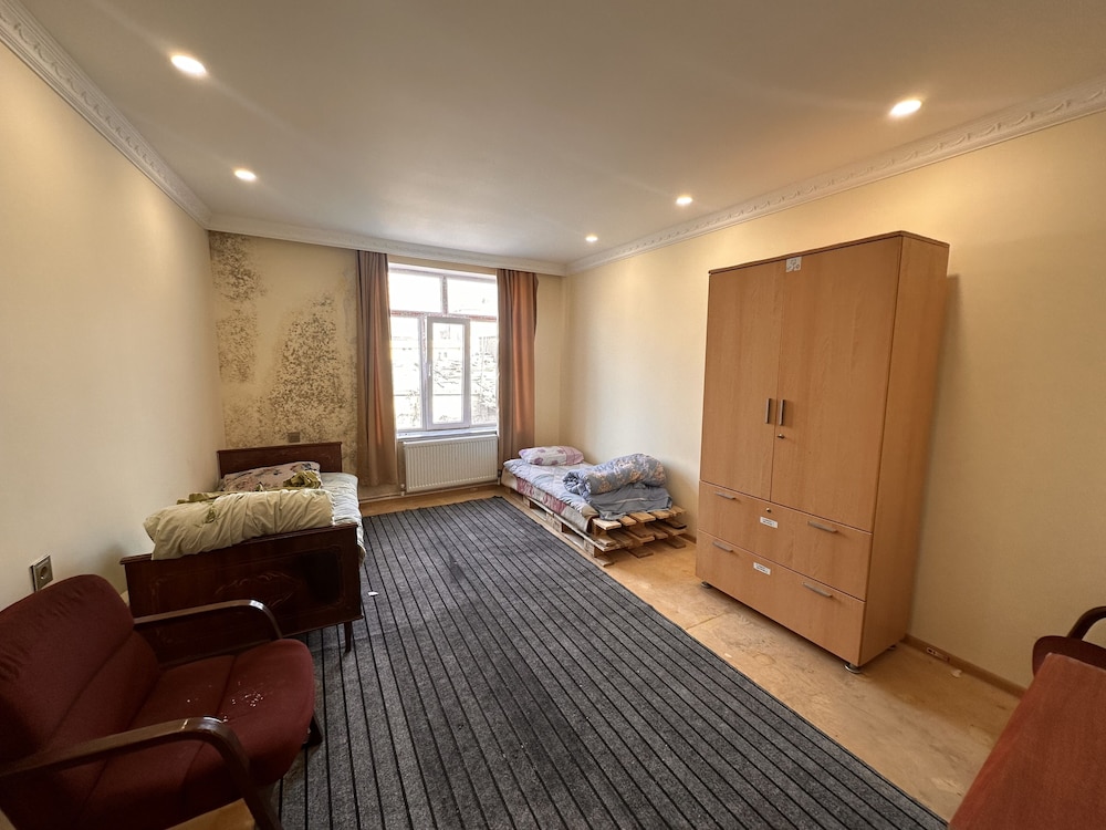 Basic Double or Twin Room - Photo 25