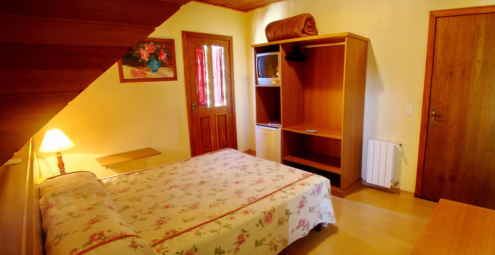Deluxe Triple Room, Multiple Beds photo 2