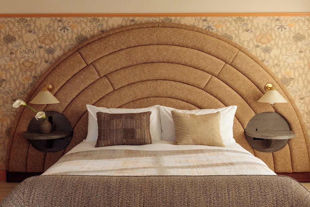 Grand Room, 1 King Bed (Wellness)