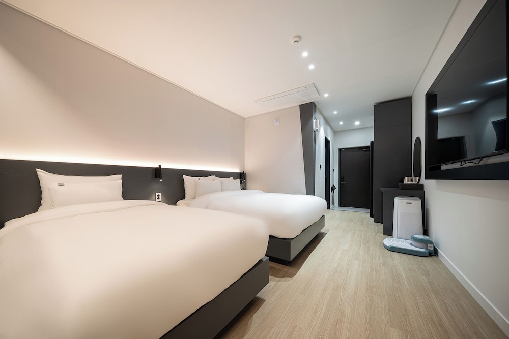 Superior Twin Room - Photo 4