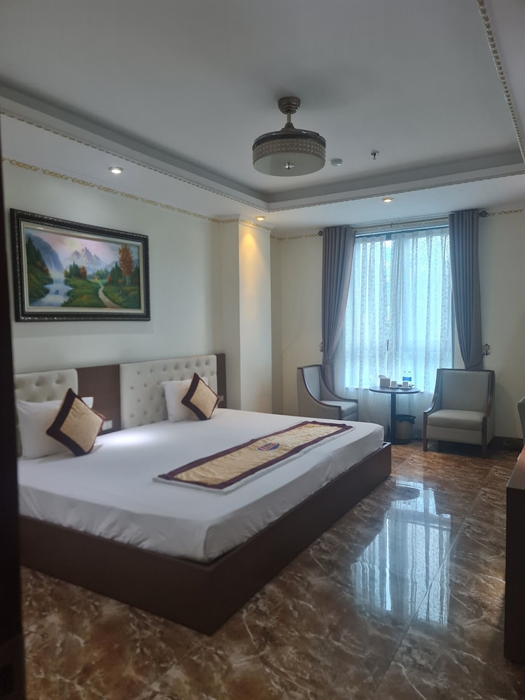 Deluxe Room - Photo 5