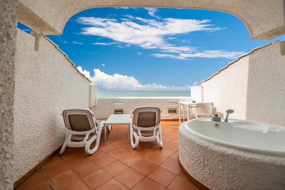 Deluxe Room, Sea View - Photo 5