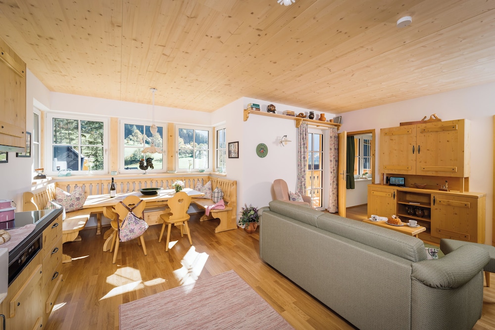 Apartment photo 2