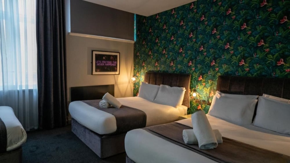 Deluxe Studio Suite