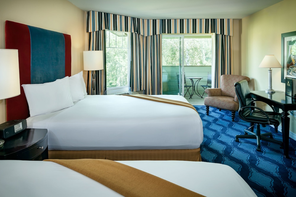 Deluxe Double Room, 2 Queen Beds (Non-Pet Friendly)