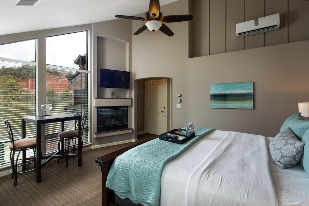 Creekside King Room 12 photo 2