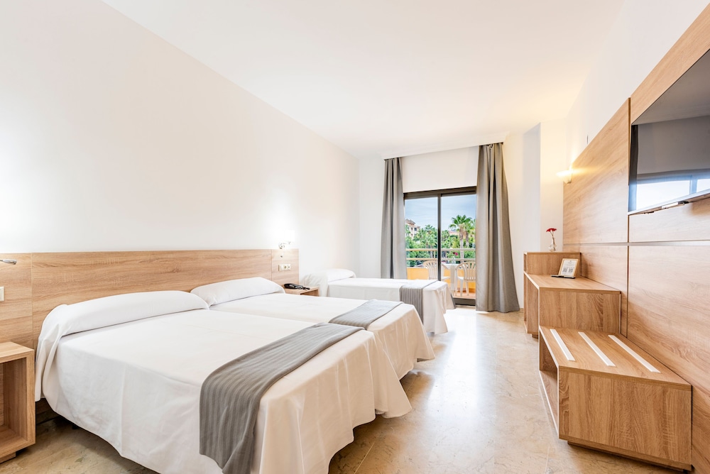 Triple Room, Terrace photo 2
