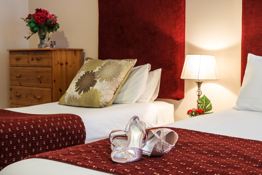 Signature Triple Room photo 2