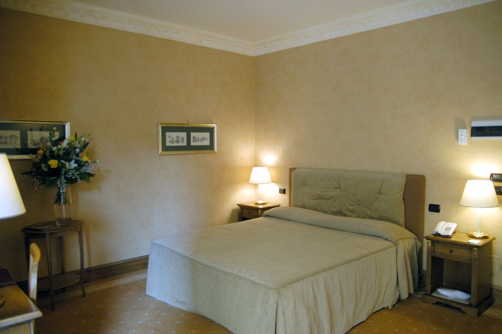Standard Double Room - Photo 2