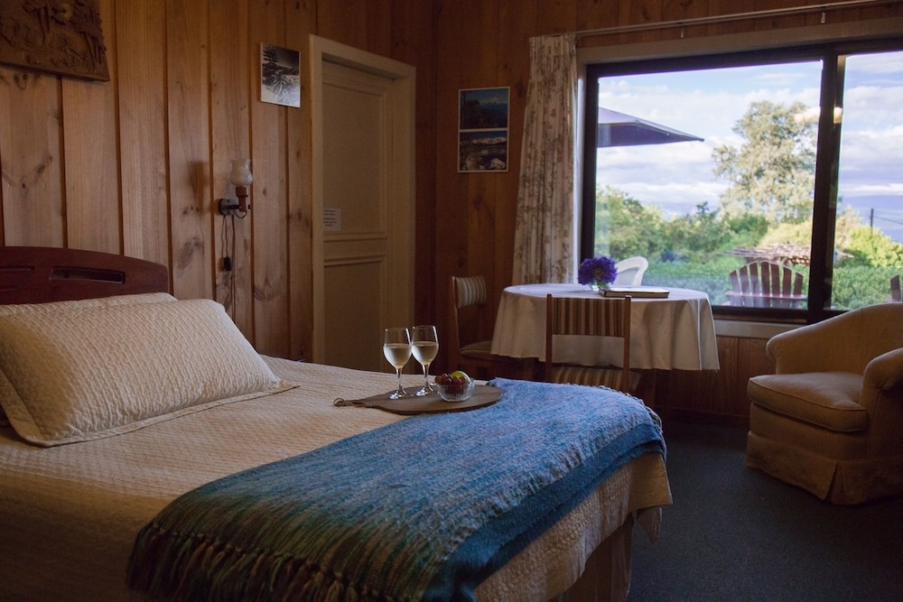 Superior Double Room, 1 King Bed, Terrace, Lake View photo 1