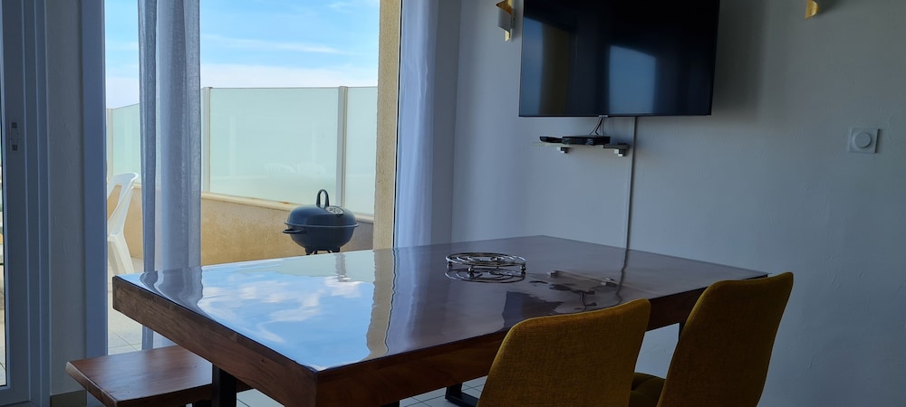 Classic Cottage, Beach View photo 3