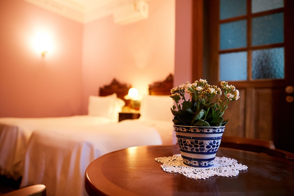 Premium Suite, 2 Twin Beds - Photo 3