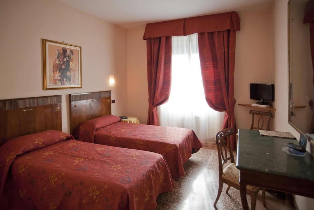 Economy Room - Photo 25