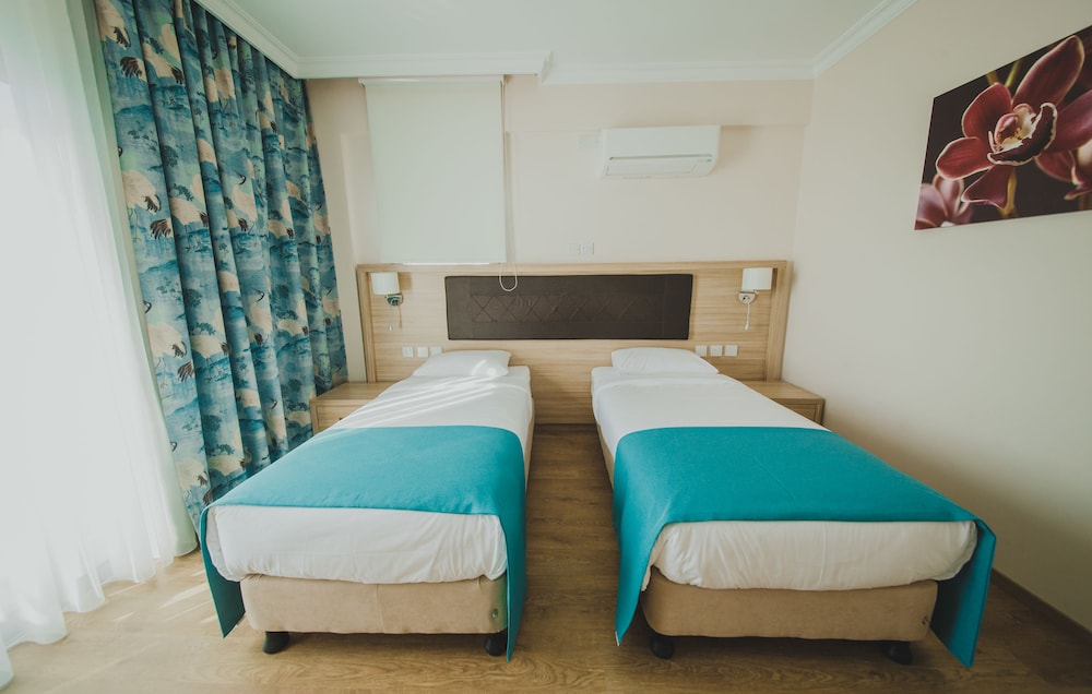 Standard Room photo 2